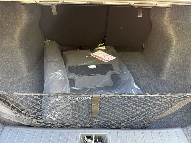New 2025 Nissan Versa SR w/ Trunk Package image 12