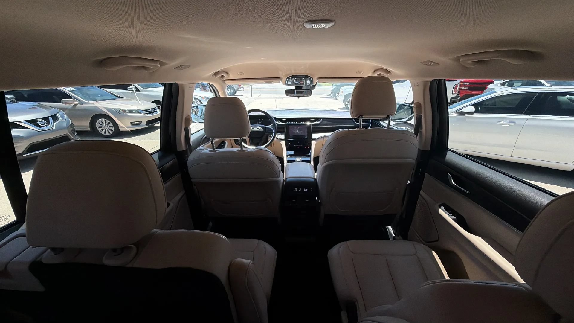 Used 2022 Jeep Grand Cherokee L Limited RWD image 10