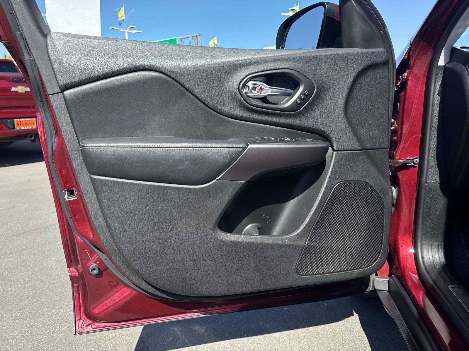 Used 2019 Jeep Cherokee Limited w/ Luxury Group image 19