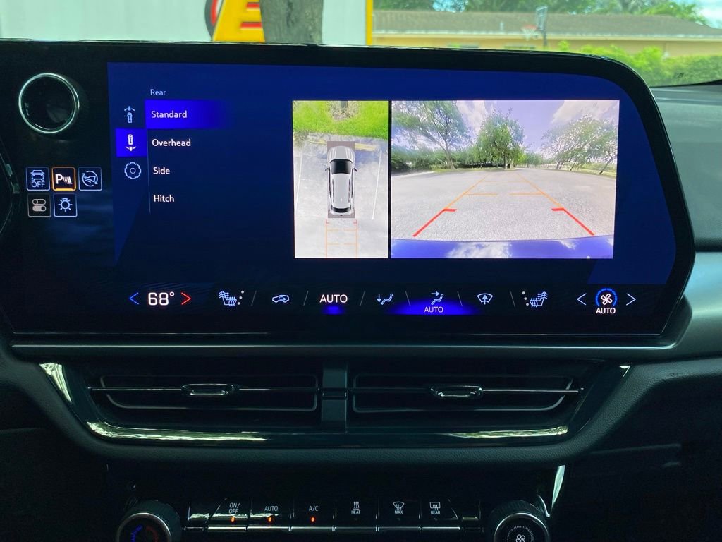 Used 2024 Chevrolet Equinox EV RS FWD image 37