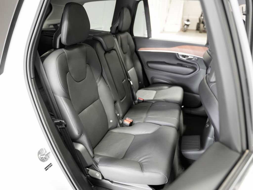 Used 2025 Volvo XC90 T8 Plus w/ Protection Package Premier image 32