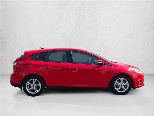 Used 2014 Ford Focus SE w/ SE Winter Package FWD video 4