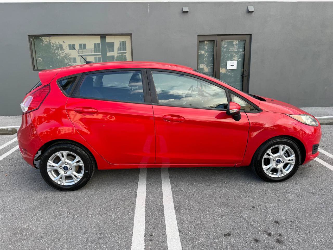 Used 2015 Ford Fiesta SE FWD image 7