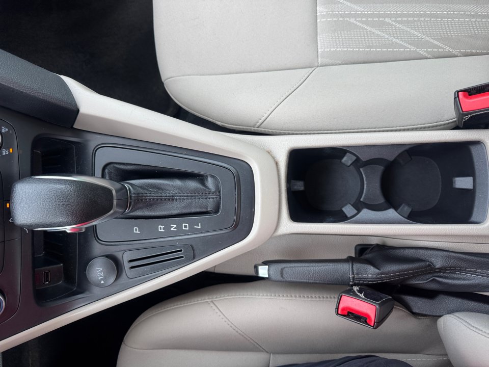 Used 2018 Ford Focus SE FWD image 24