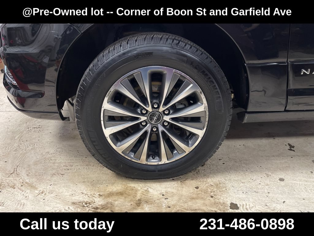 Used 2015 Lincoln Navigator 4WD image 4
