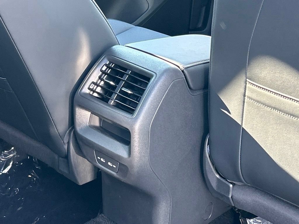 New 2026 Volkswagen Tiguan SE R-Line FWD image 49