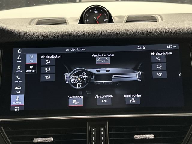 Used 2019 Porsche Cayenne Base image 14