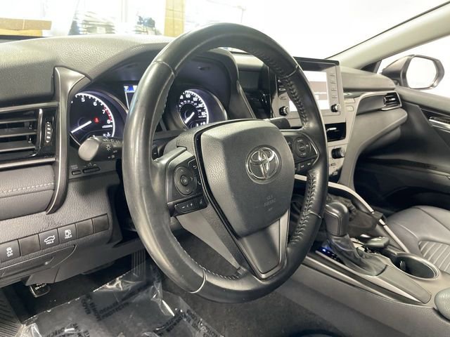 Used 2021 Toyota Camry SE w/ Convenience Package FWD image 14