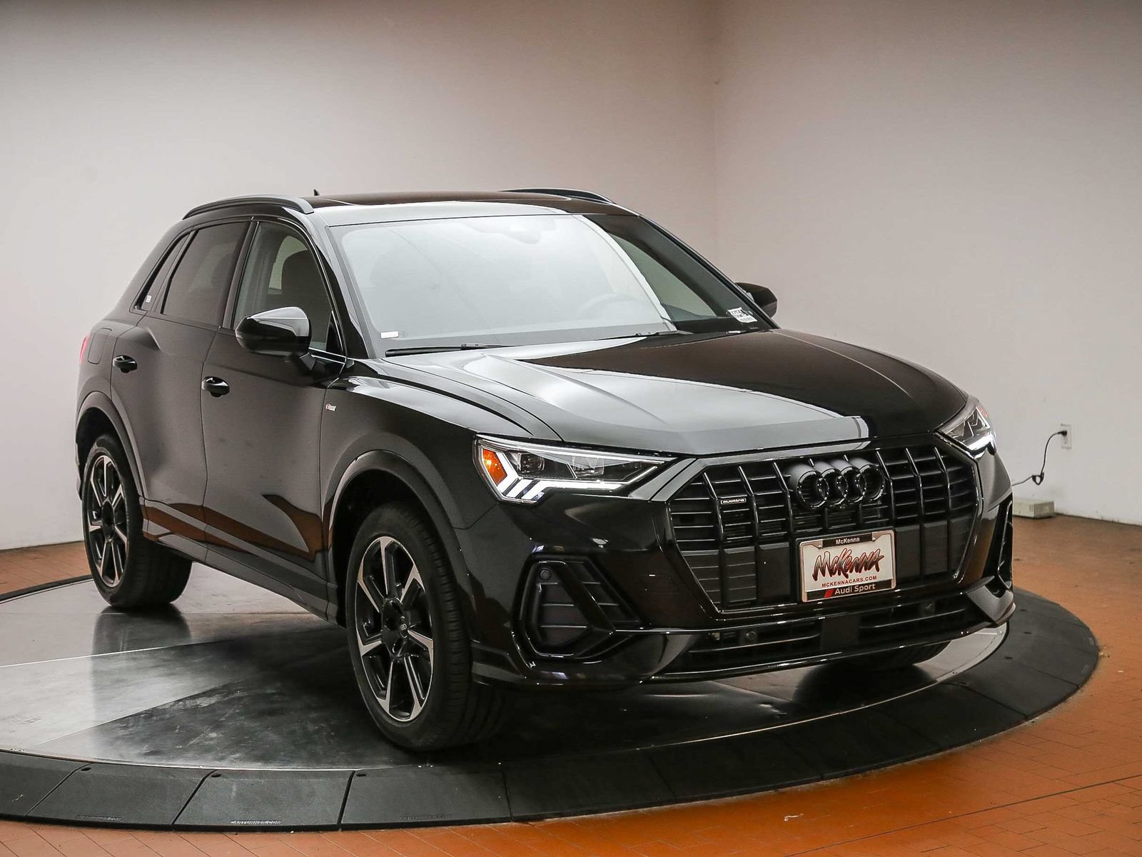 Certified 2025 Audi Q3 2.0T Premium Plus w/ Premium Plus Package AWD/4WD image 3