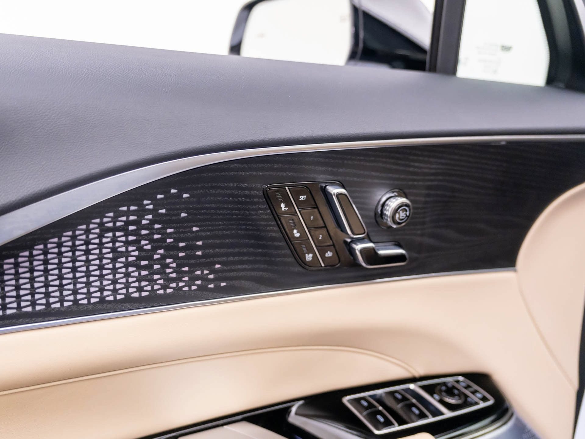 Certified 2026 Cadillac Lyriq Signature Luxury w/ Nappa Leather Package AWD/4WD image 16