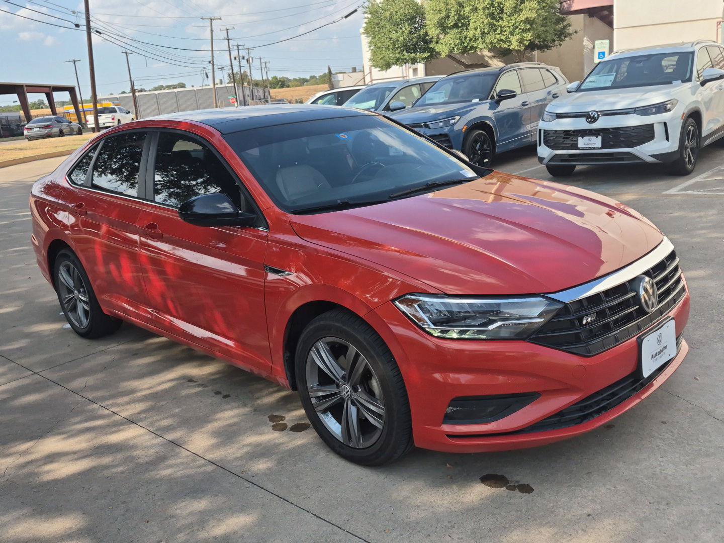 Used 2019 Volkswagen Jetta R-Line FWD image 3