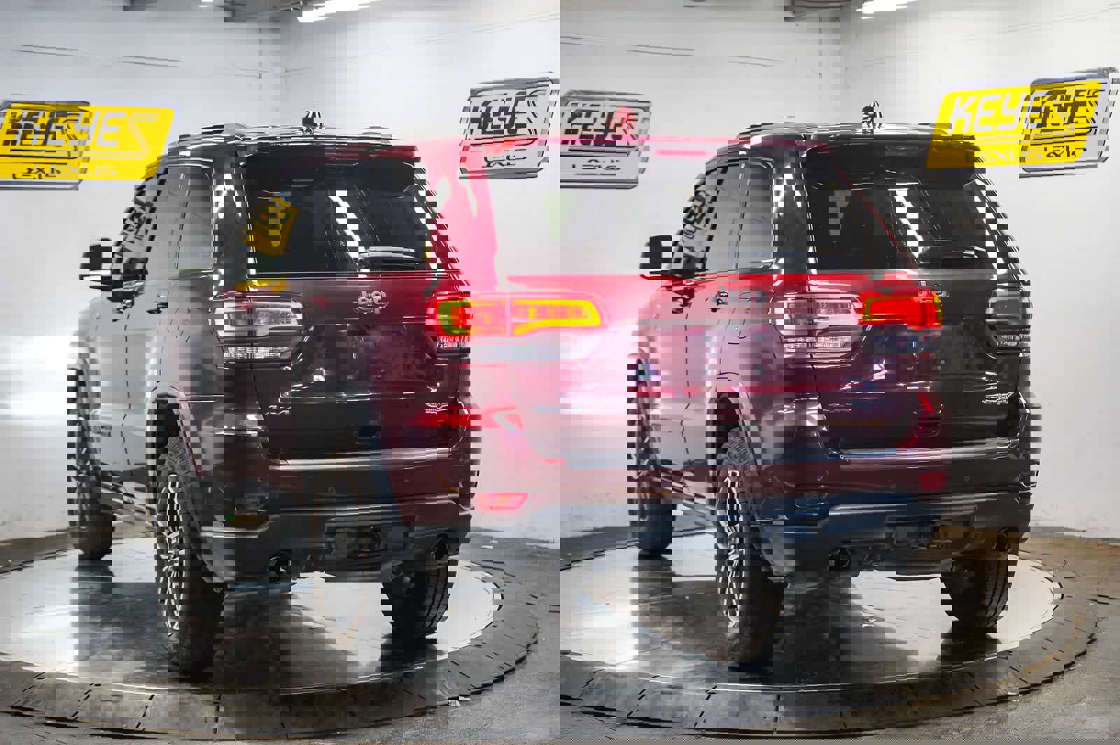 Used 2019 Jeep Grand Cherokee Trailhawk w/ Trailhawk Luxury Group image 2