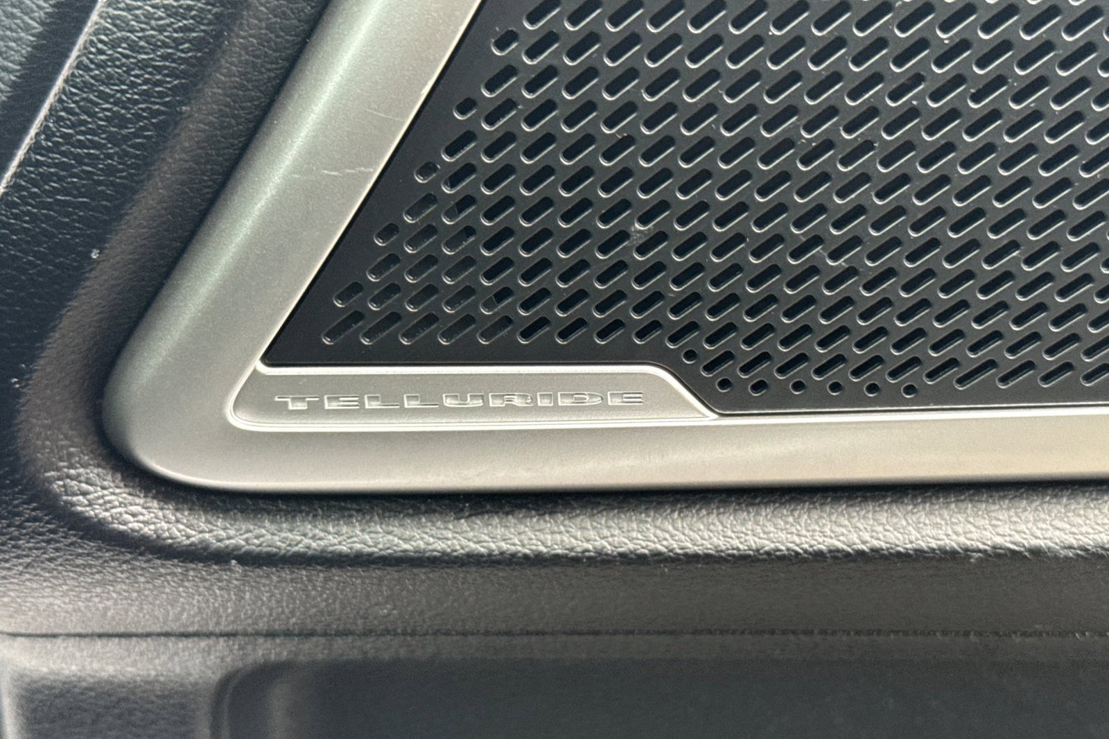 Used 2022 Kia Telluride LX image 20