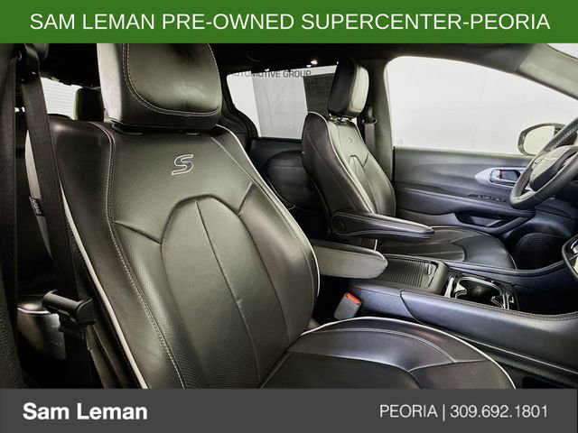 Used 2025 Chrysler Pacifica Limited FWD image 30