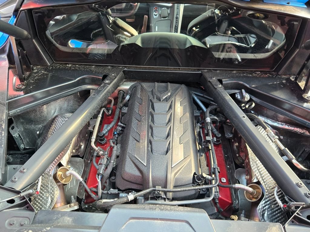 Used 2024 Chevrolet Corvette Stingray Premium Cpe w/ Battery Protection Package image 29