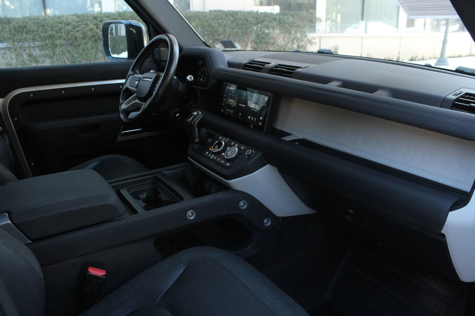 Used 2020 Land Rover Defender 110 First Edition AWD/4WD image 25
