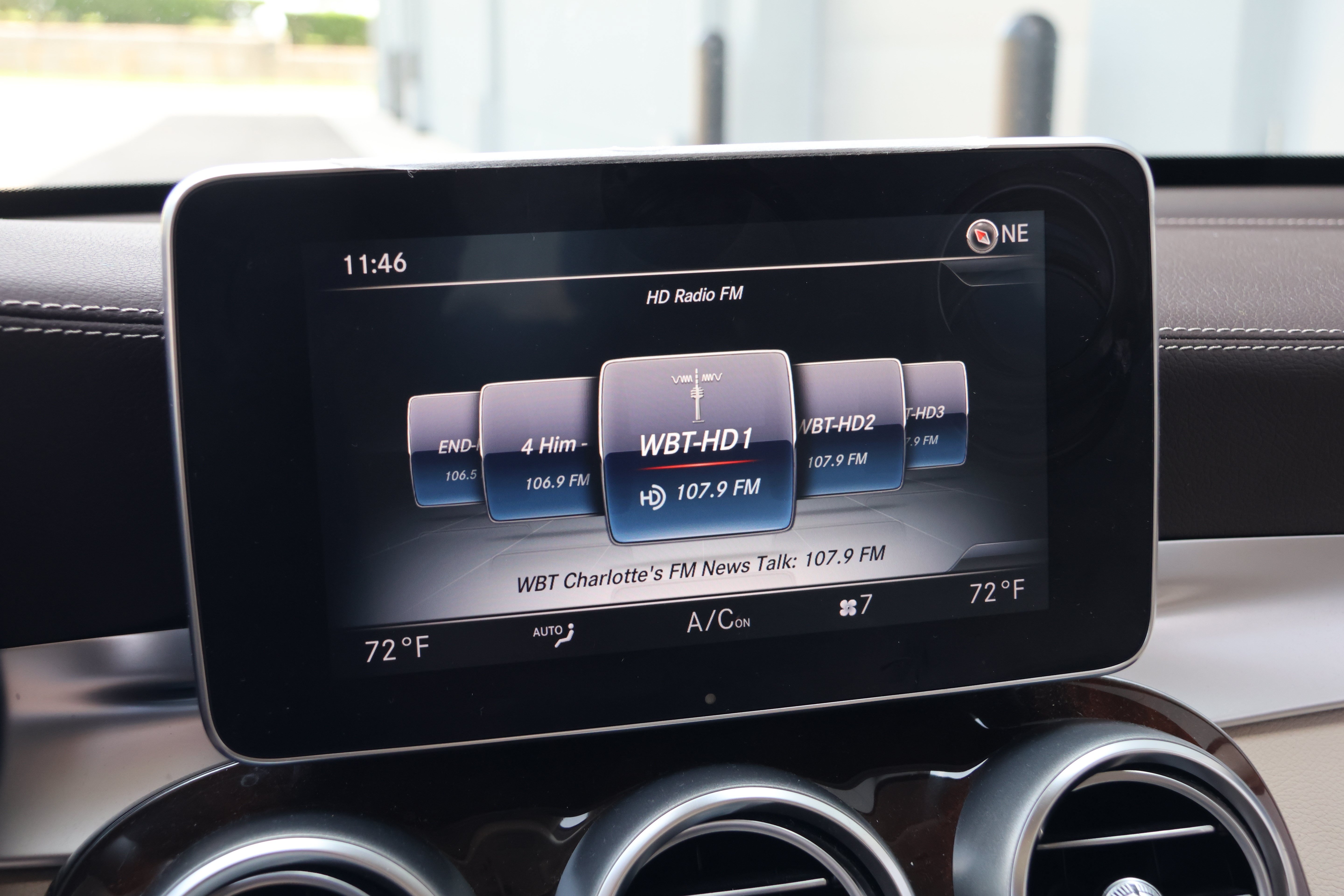 Used 2018 Mercedes-Benz GLC 300 4MATIC image 24