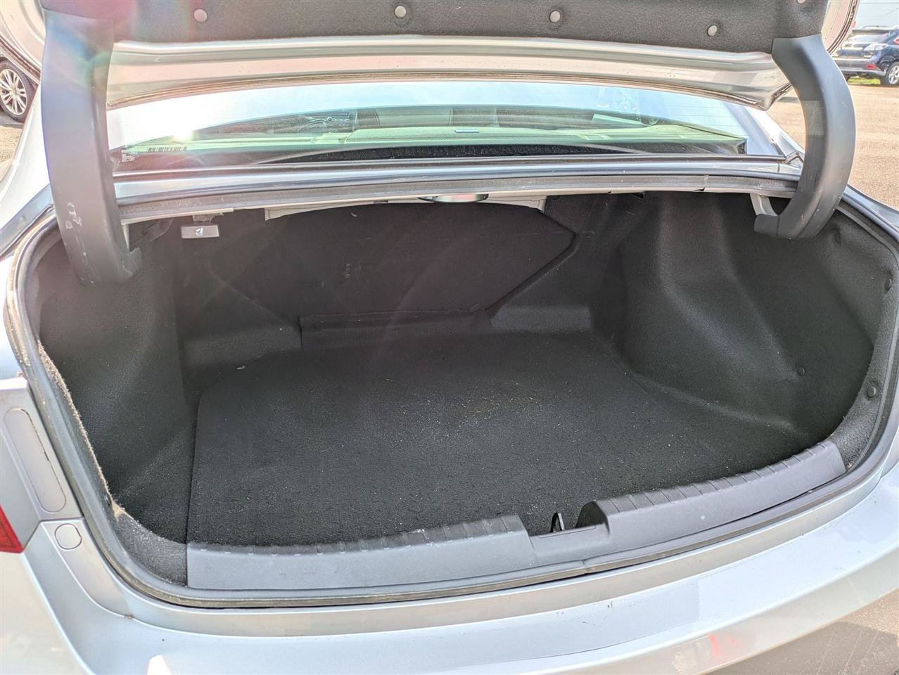 Used 2013 Acura ILX w/ Technology Package FWD image 23