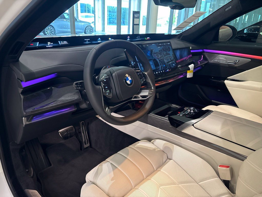 New 2027 BMW 740i RWD image 24