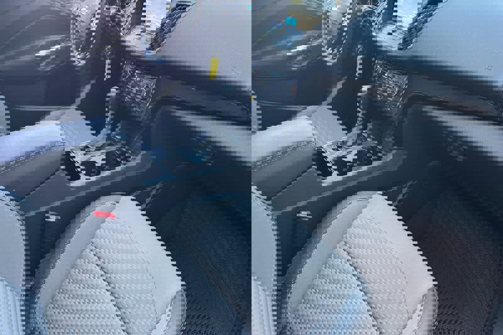 Used 2018 Ford Escape SE w/ SE Sport Appearance Package image 18