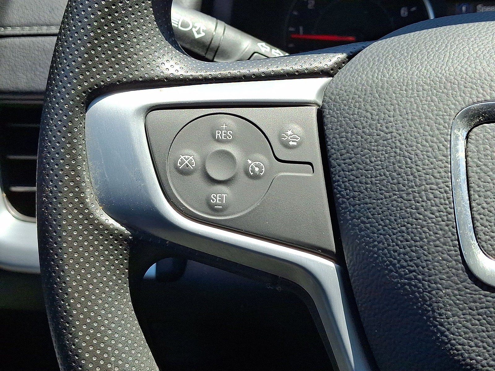 Certified 2024 GMC Terrain SLE FWD image 17