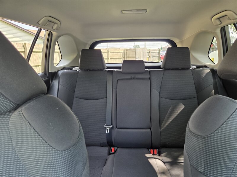 Used 2022 Toyota RAV4 LE AWD/4WD image 23