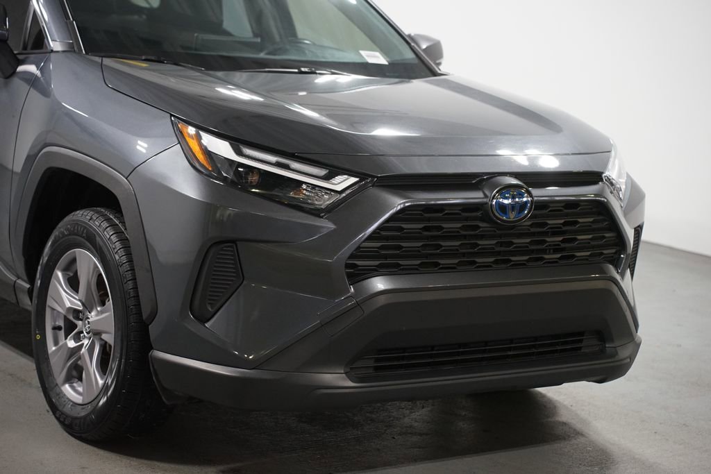 Used 2024 Toyota RAV4 XLE w/ Convenience Package image 4