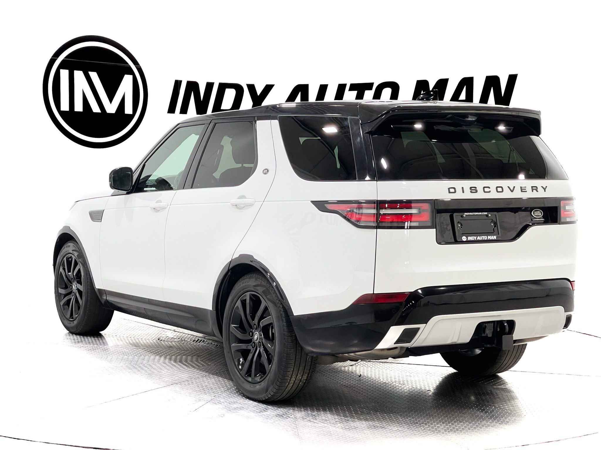 Used 2020 Land Rover Discovery Landmark AWD/4WD image 6