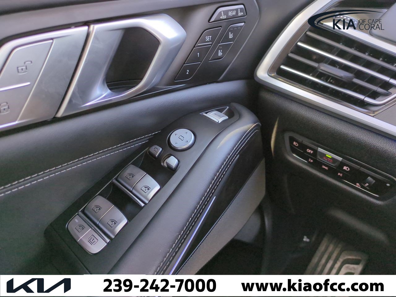 Used 2022 BMW X7 xDrive40i w/ Executive Package image 27