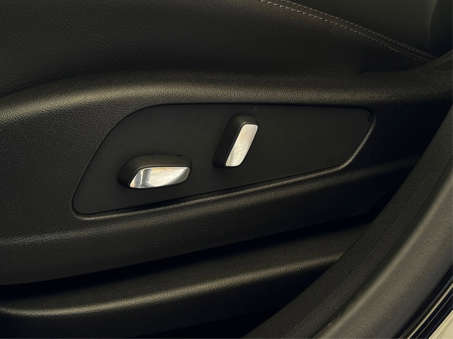 New 2026 Cadillac XT5 Luxury image 31