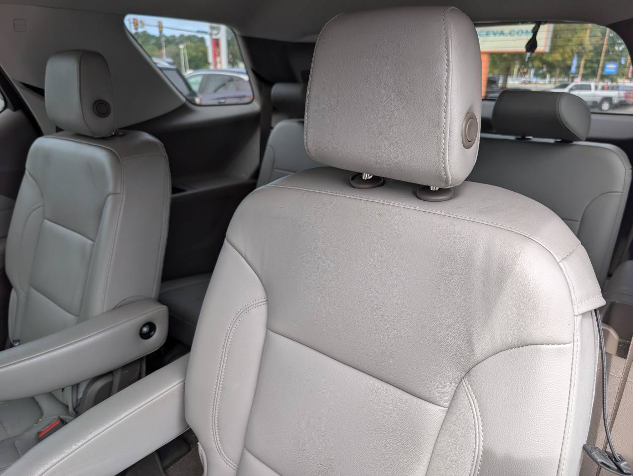 Used 2018 Chevrolet Traverse LT FWD image 35