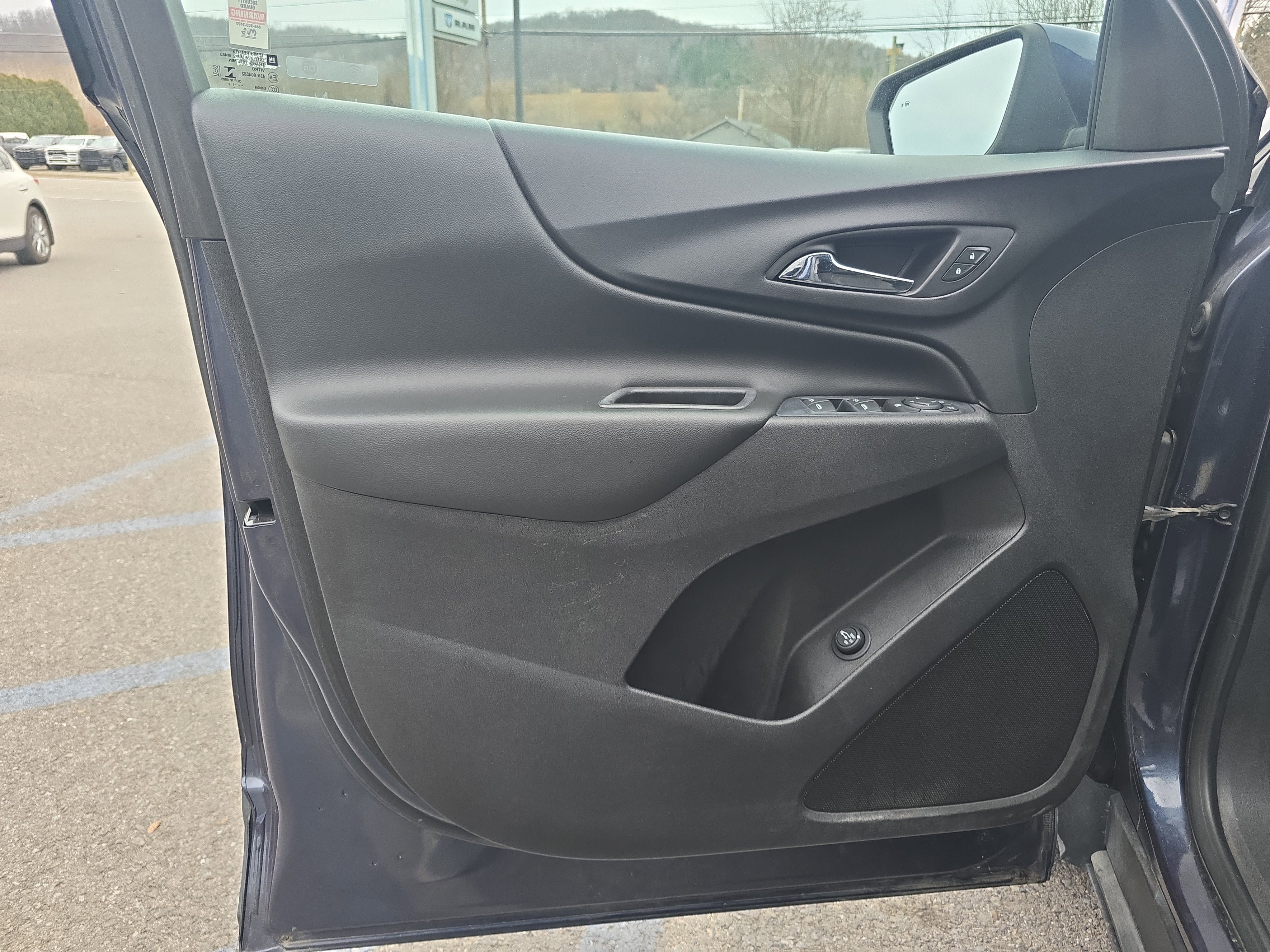 Used 2019 Chevrolet Equinox LT image 16