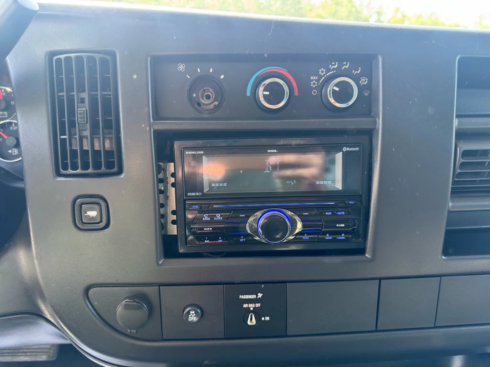 Used 2013 Chevrolet Express 3500 image 14