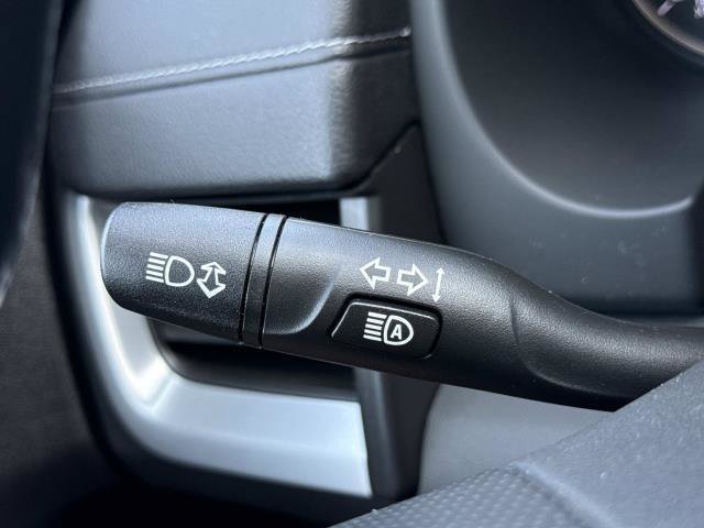 Used 2023 GMC Terrain SLE FWD image 12