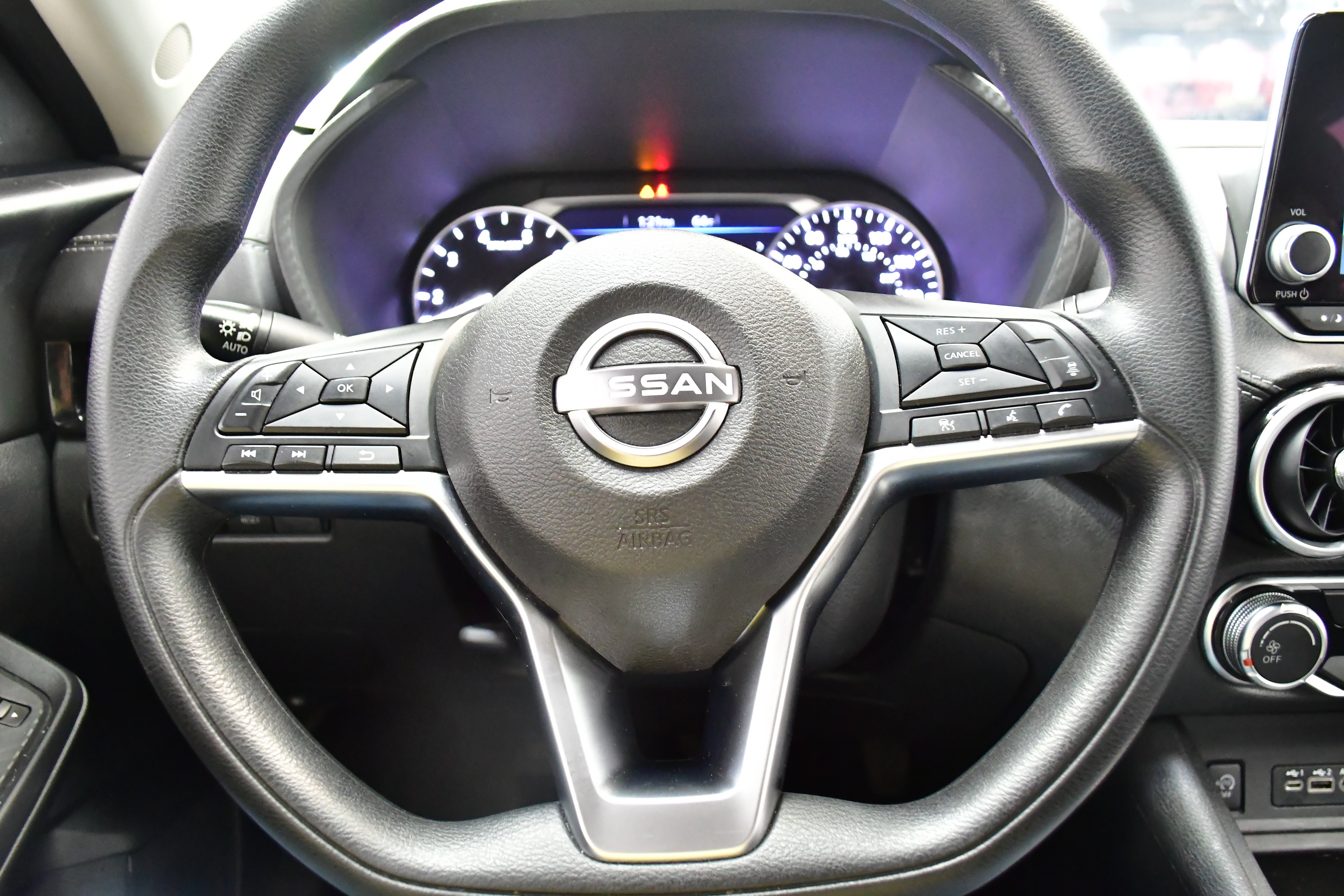 Used 2025 Nissan Sentra SV FWD image 17