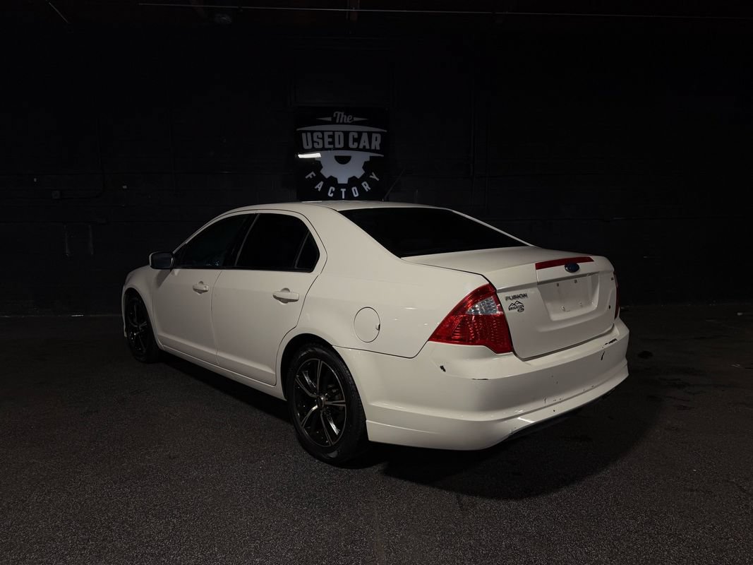 Used 2010 Ford Fusion SE FWD image 3