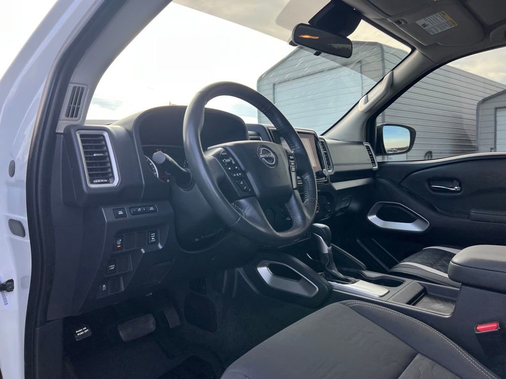 Used 2022 Nissan Frontier SV image 11