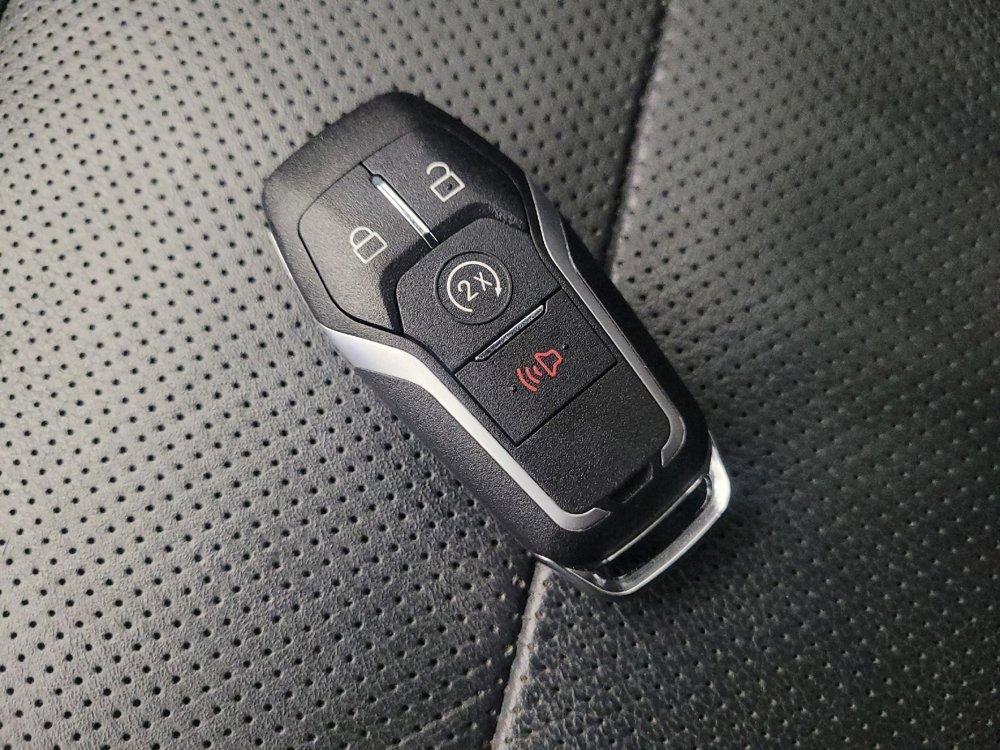 Used 2017 Ford Explorer Limited image 32