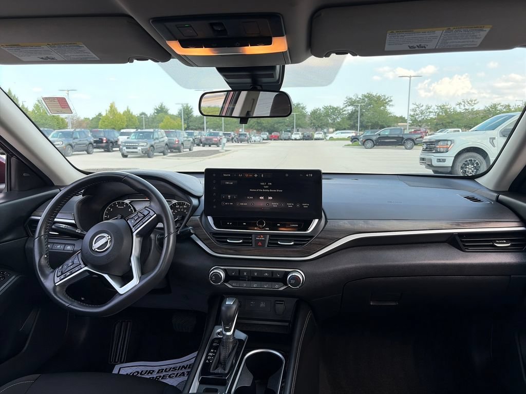 Used 2024 Nissan Altima 2.5 SV w/ SV Premium Package FWD image 33