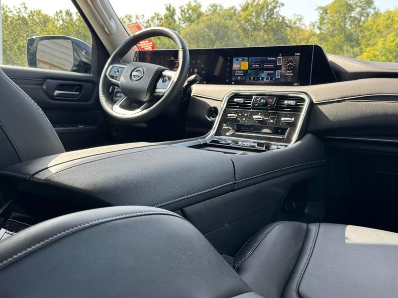 Used 2025 Nissan Armada SV AWD/4WD image 8