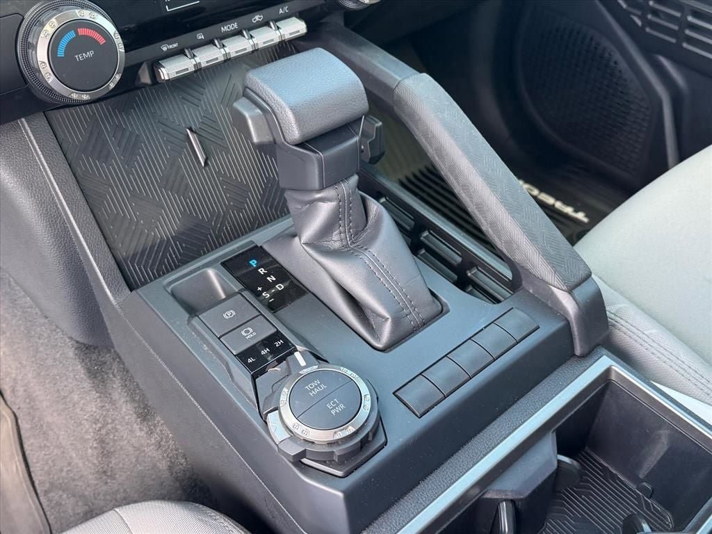 Used 2025 Toyota Tacoma SR5 AWD/4WD image 22