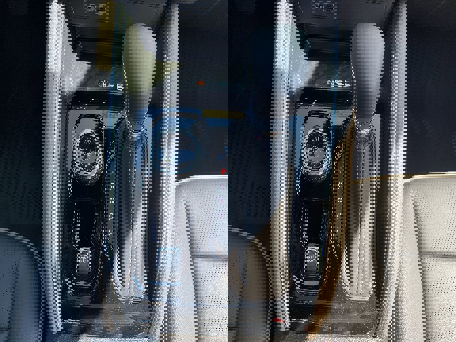 New 2025 GMC Canyon Denali w/ LPO, Denali Black Edition image 51