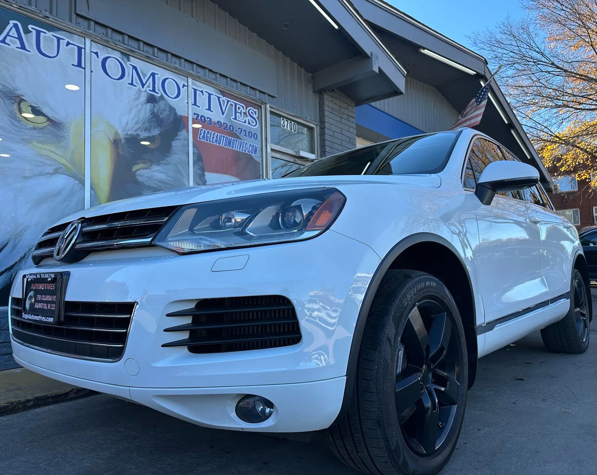 Used 2013 Volkswagen Touareg Sport image 7