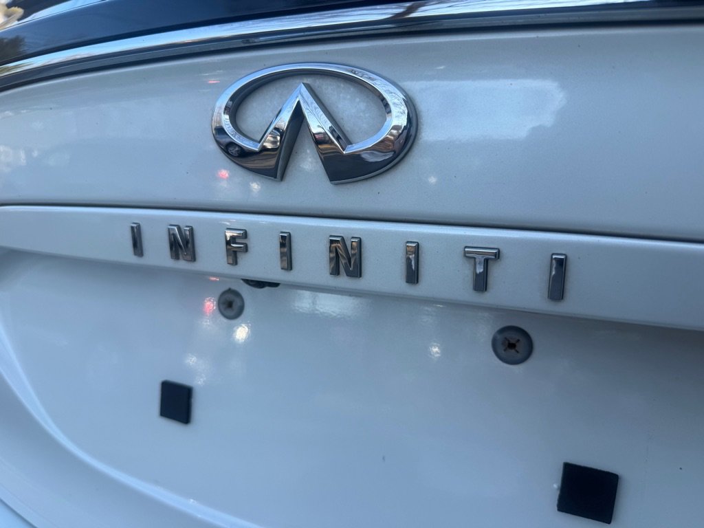 Used 2017 INFINITI QX30 image 12