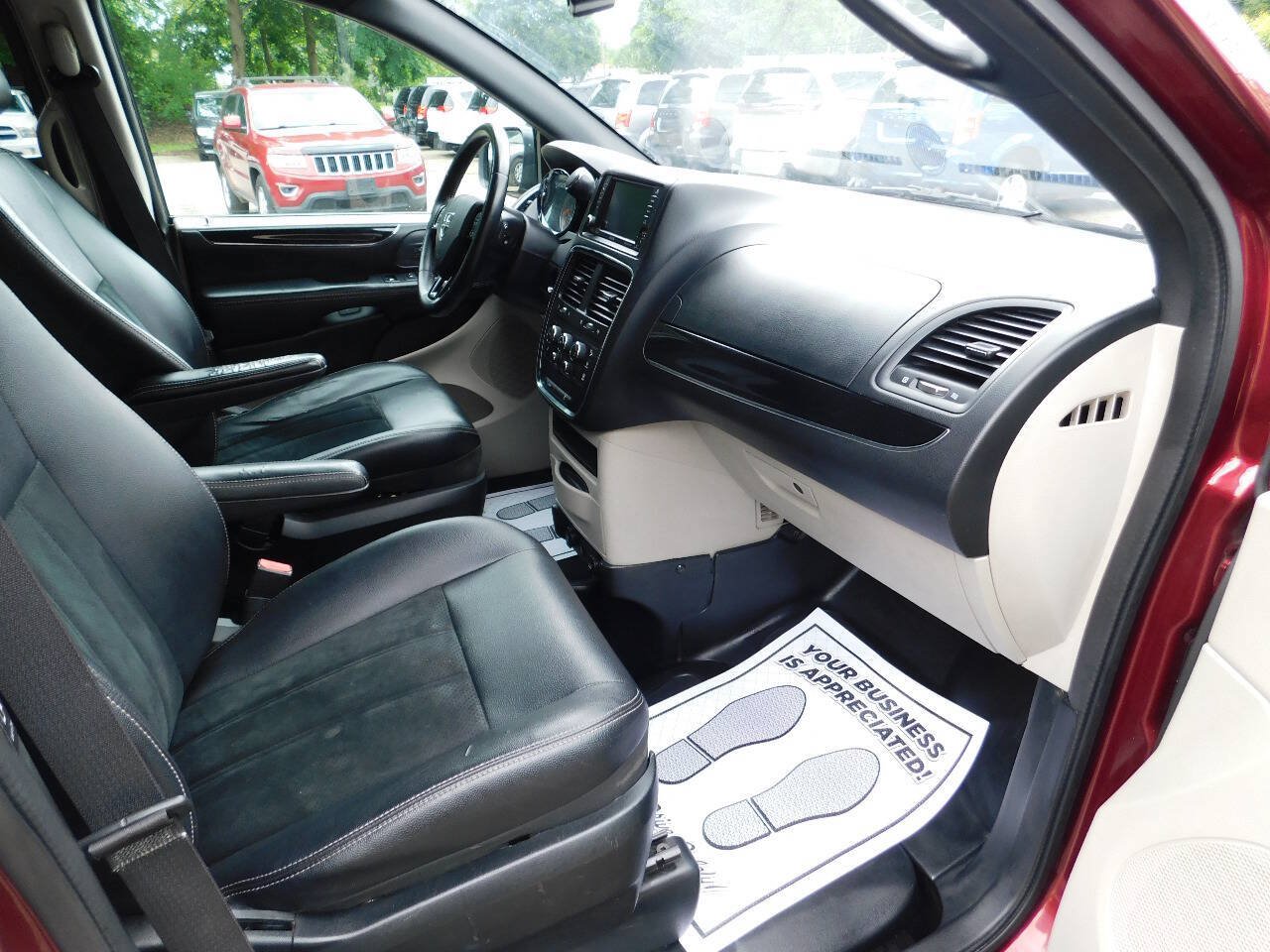 Used 2018 Dodge Grand Caravan SXT FWD image 27