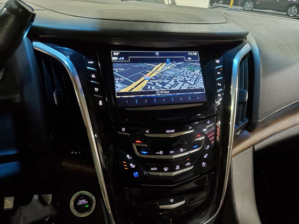 Used 2017 Cadillac Escalade ESV Premium Luxury RWD image 34
