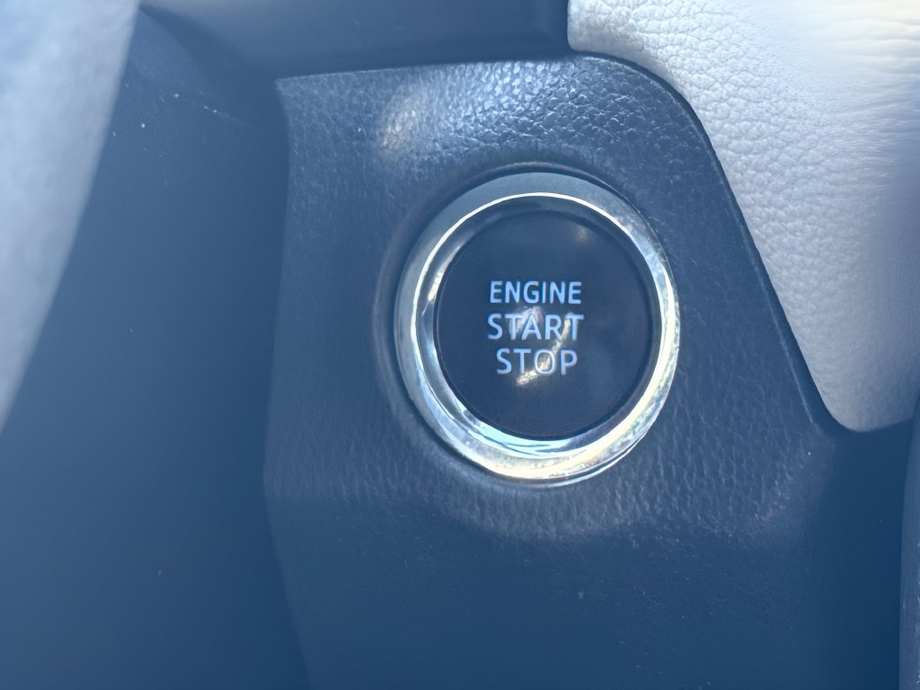 Used 2019 Toyota RAV4 XLE FWD image 31