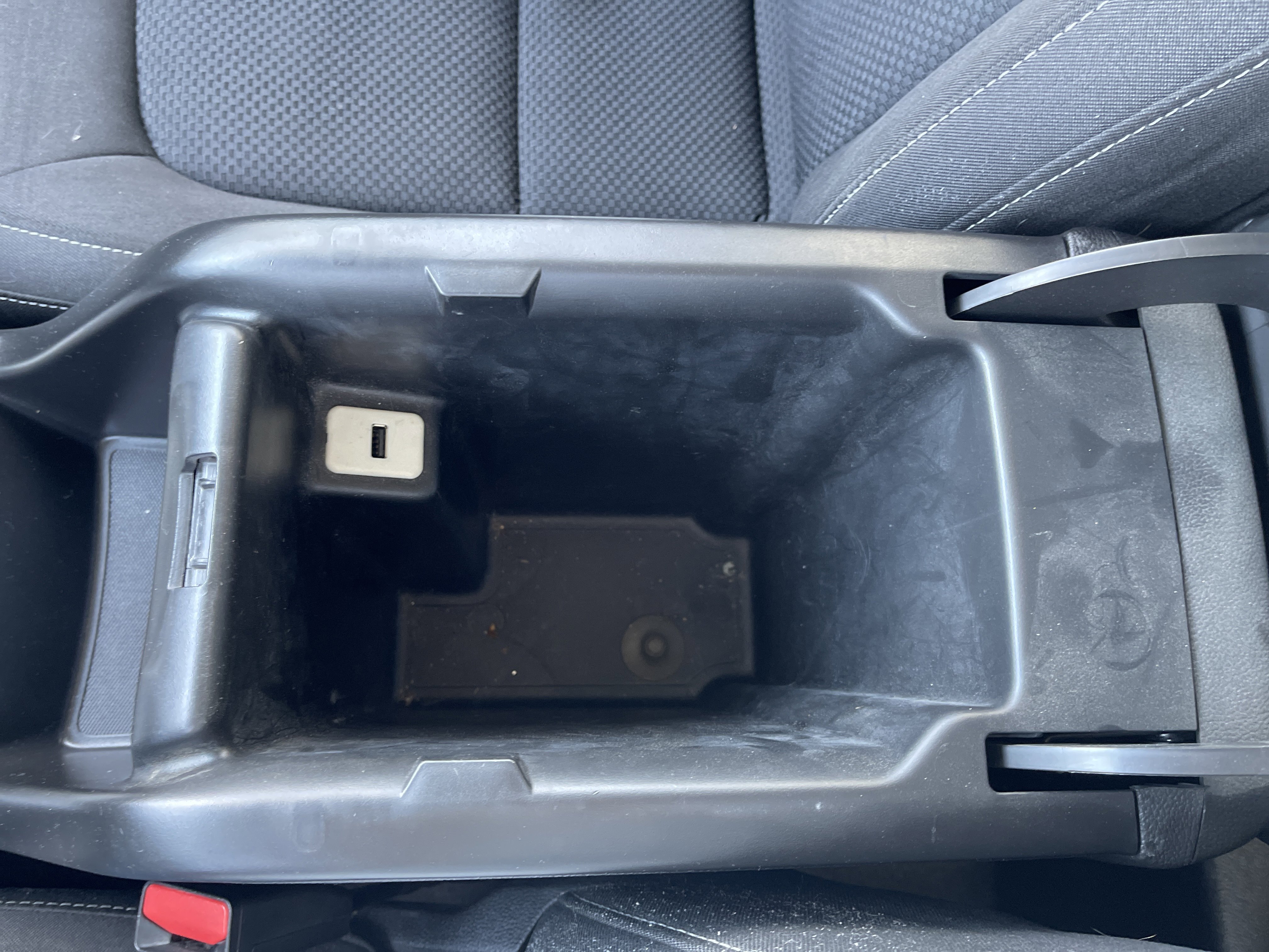 Used 2018 Chevrolet Colorado LT w/ Redline Special Edition image 29