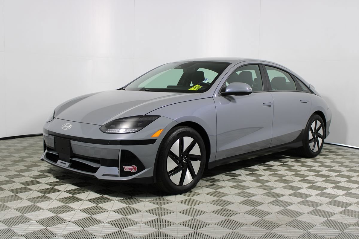 Used 2024 Hyundai Ioniq 6 SE AWD/4WD image 3