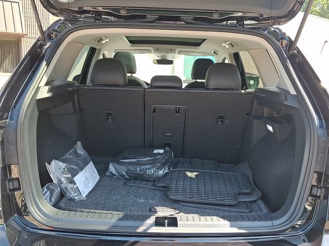 Certified 2025 Volkswagen Taos SEL AWD/4WD image 29